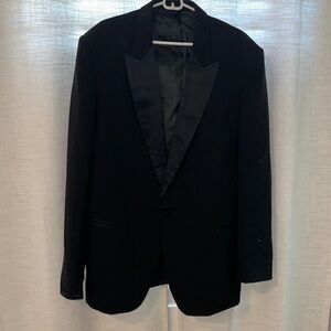 HUE Elegant Black Tuxedo Blazer